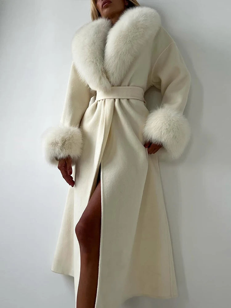 Éline Luxe Faux Fur Coat – Elegance